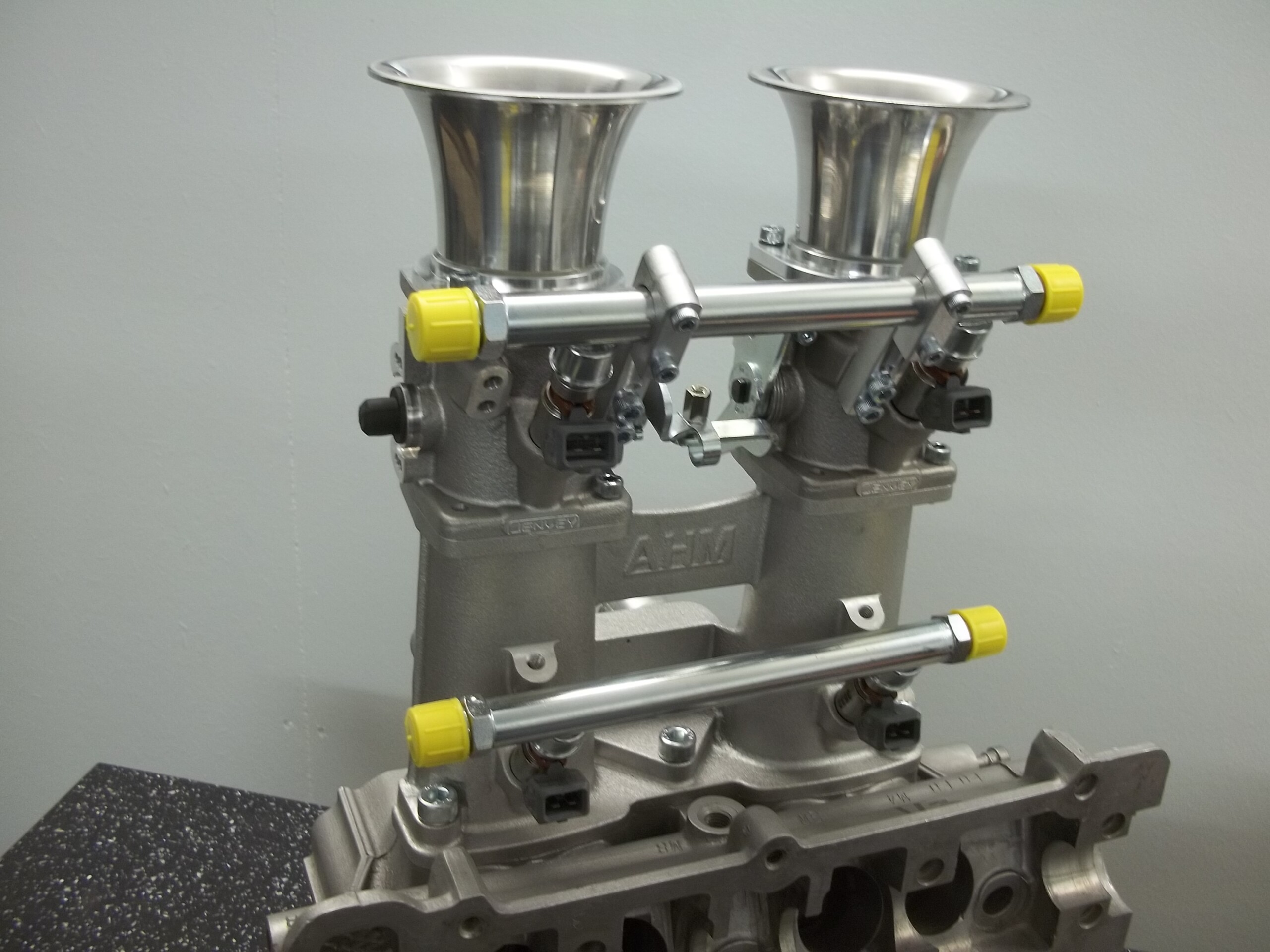 AHM ALFA Sud, 33 16v inlet manifolds & throttle bodies - Image 3