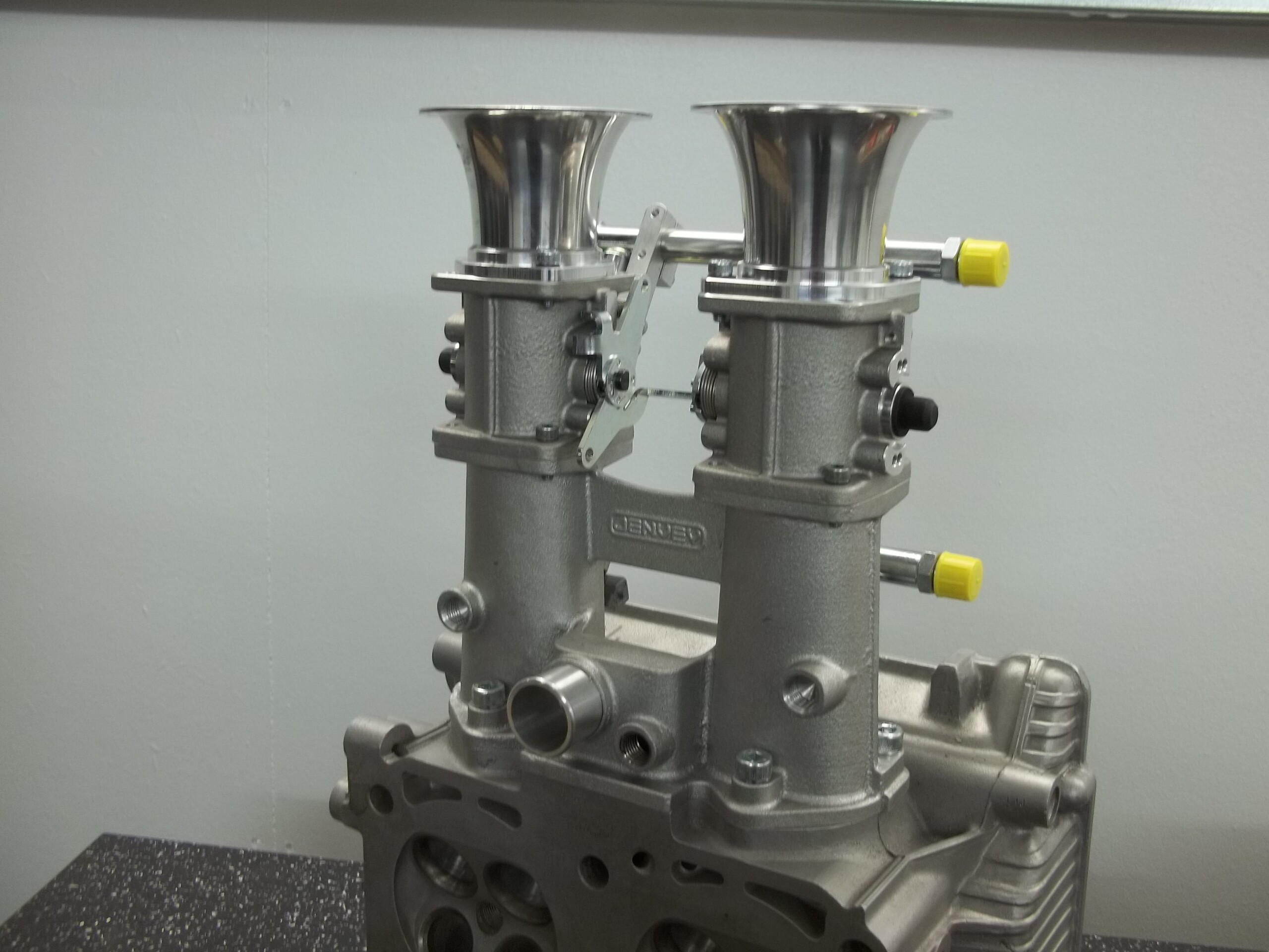 AHM ALFA Sud, 33 16v inlet manifolds & throttle bodies - Image 2