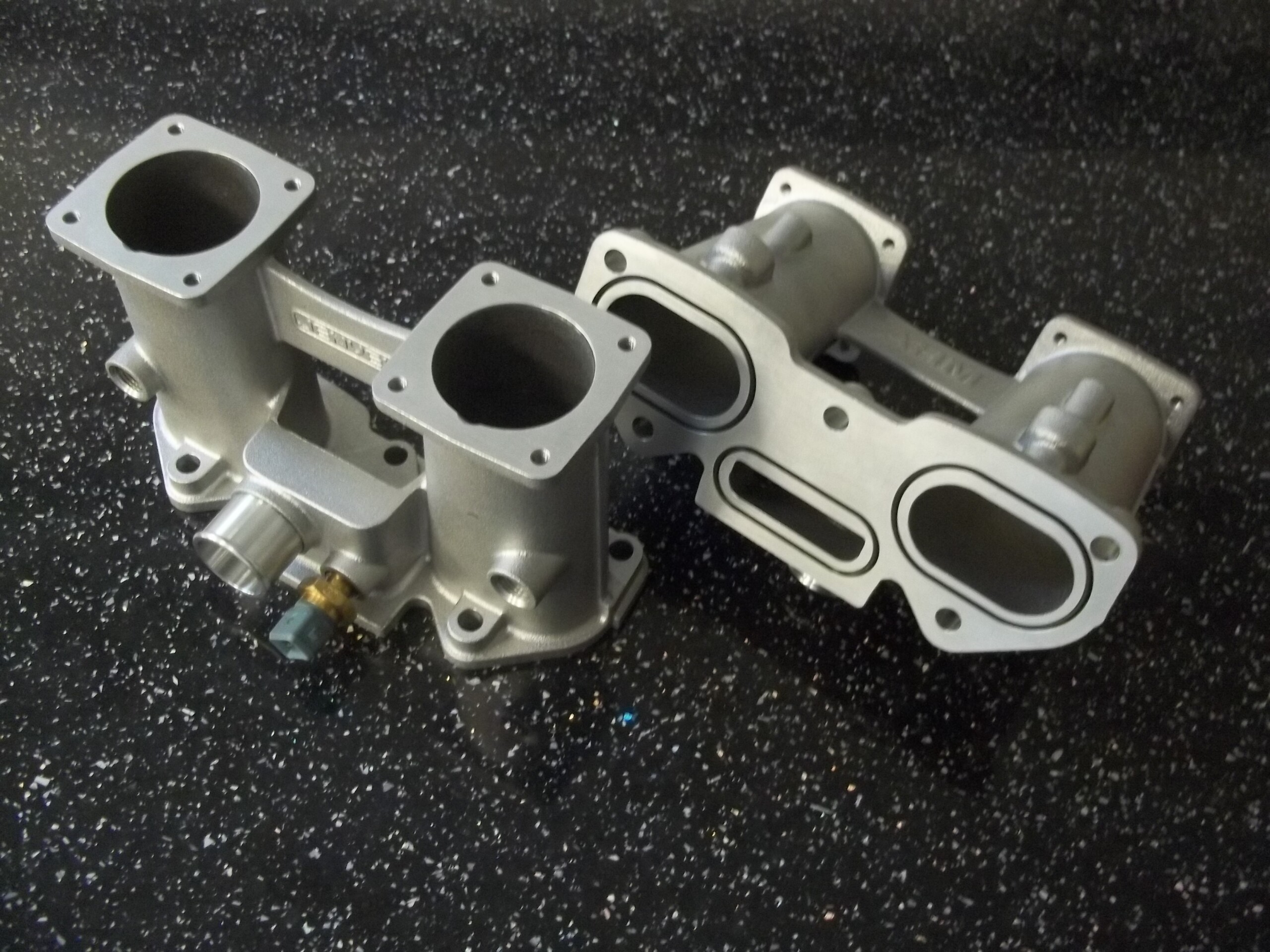 AHM ALFA Sud, 33 16v inlet manifolds & throttle bodies - Image 4