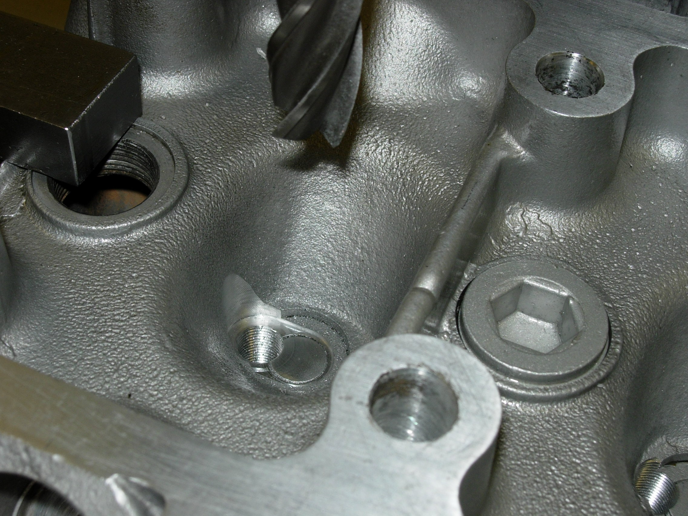 AHM 105 2.0 l Twin Cam Full Race Big Valve Pack - Image 3